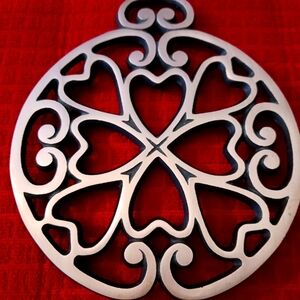 2007 Pampered Chef RoundUp from the Heart Trivet NEW - Retired